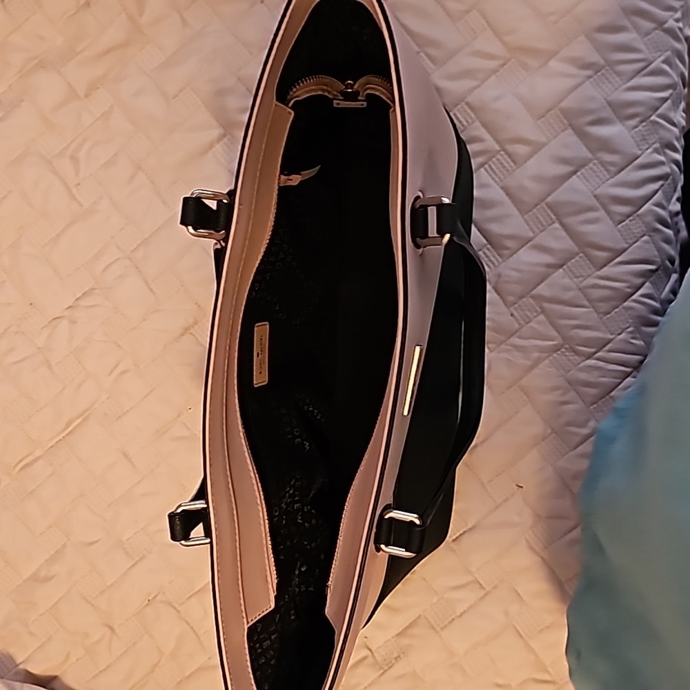 Kate Spade Purse - Picture 5 of 7